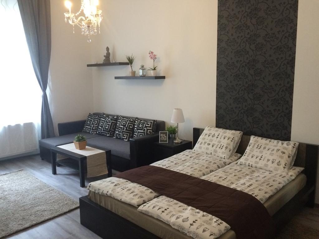 Central Luxury Residence Budapest Bagian luar foto